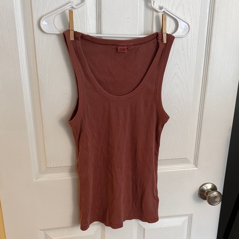 GAP Women's Ribbed Tank Top - Brown